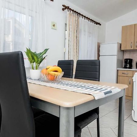 Apartmani Luka Banjol Exterior photo